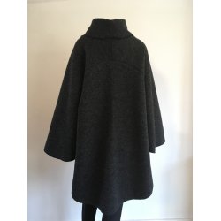 Koksgr� poncho med lommer