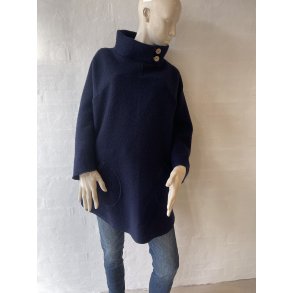 Poncho med asymmetrisk krave. Navybl�.